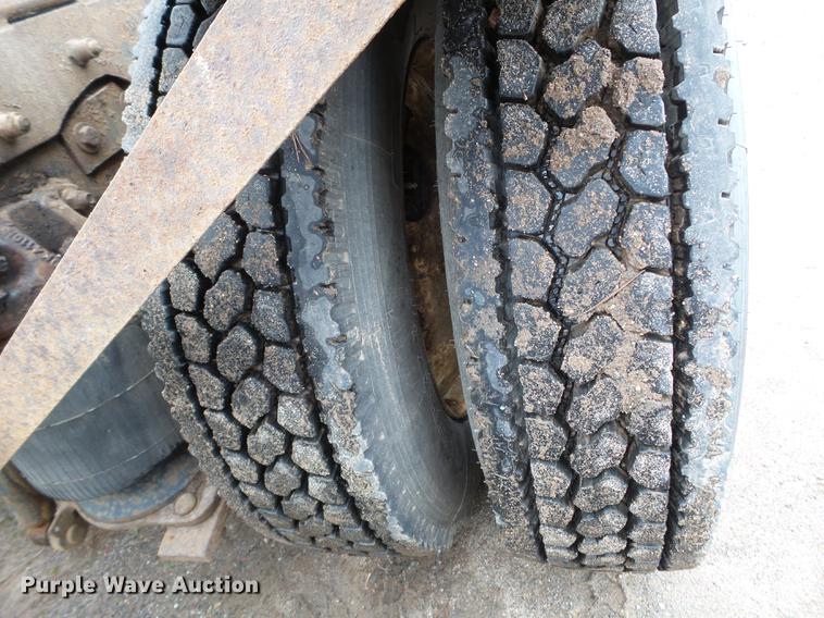 image for item DC4609 1991 Mack CH613 semi truck