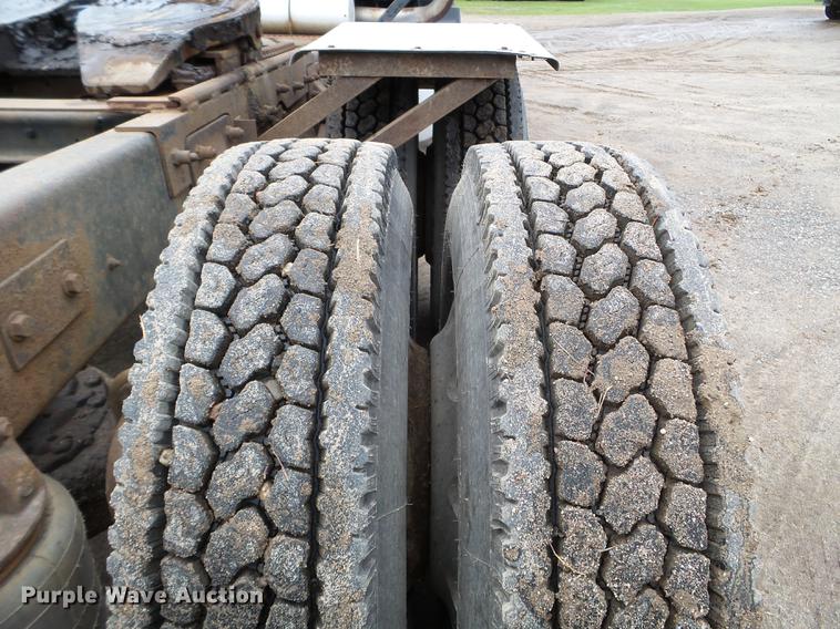 image for item DC4609 1991 Mack CH613 semi truck