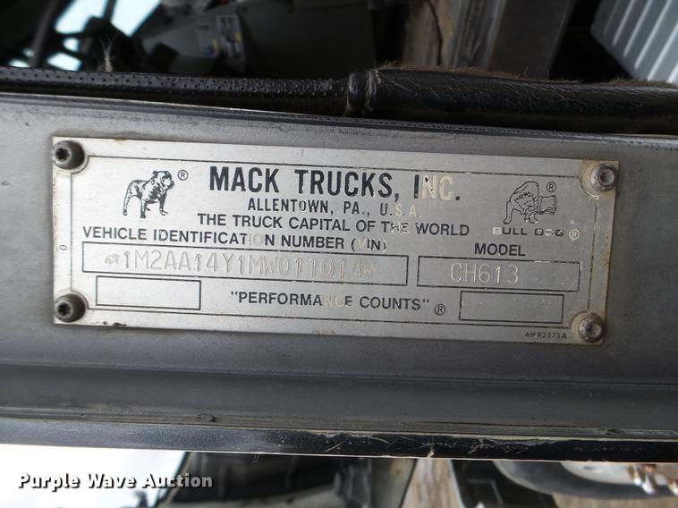 image for item DC4609 1991 Mack CH613 semi truck