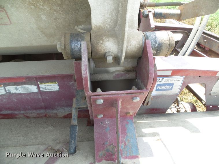 image for item DC5138 2009 Circle R side dump trailer