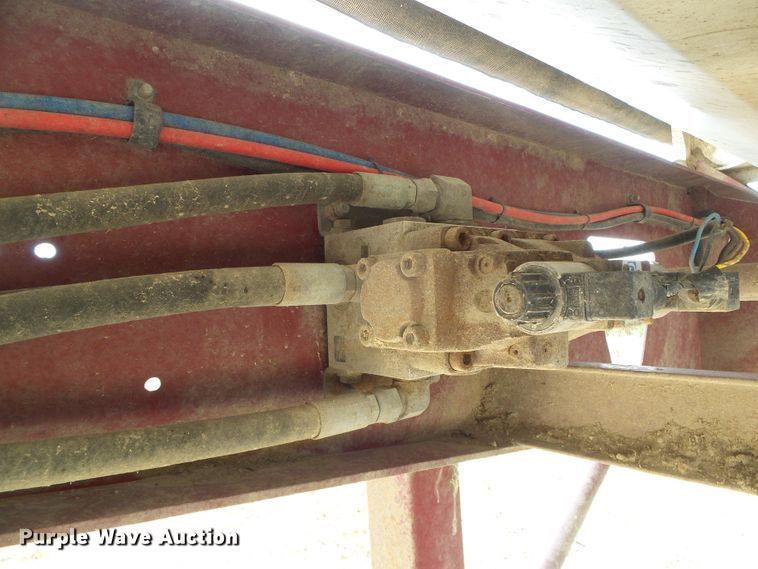 image for item DC5138 2009 Circle R side dump trailer