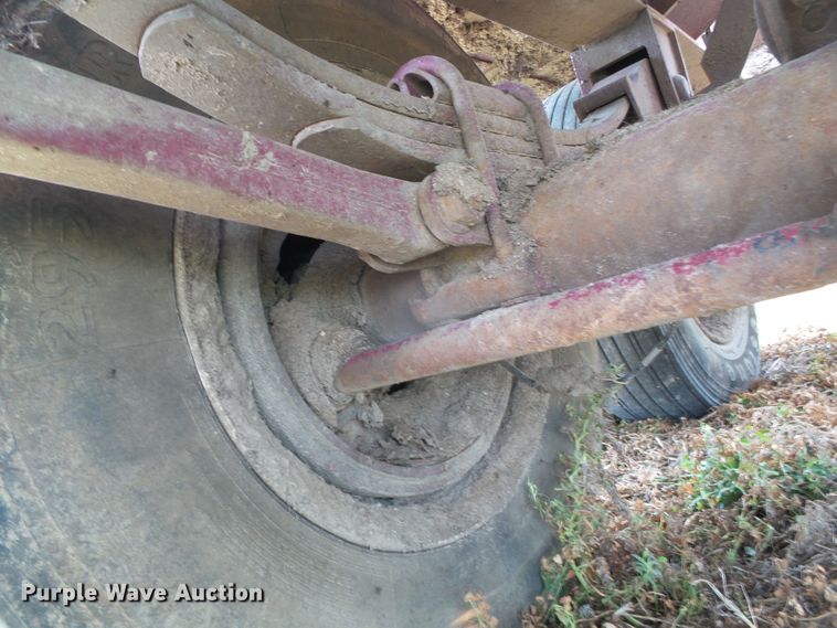 image for item DC5138 2009 Circle R side dump trailer