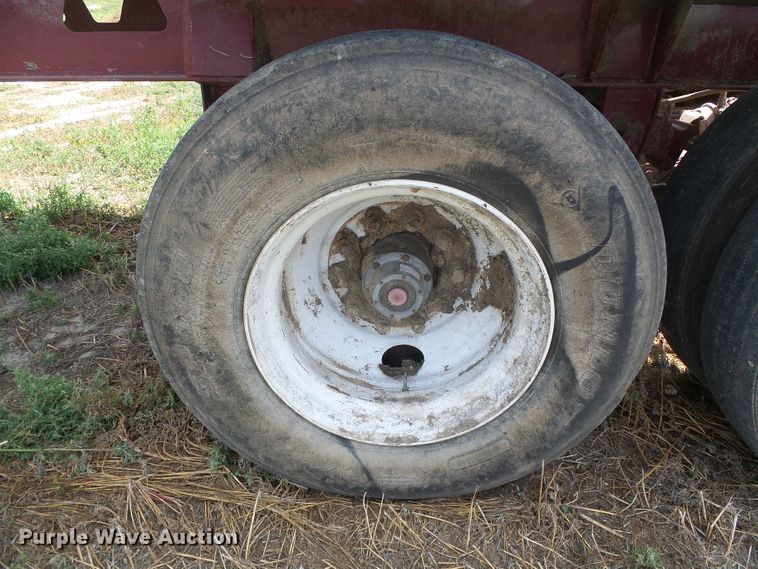 image for item DC5138 2009 Circle R side dump trailer