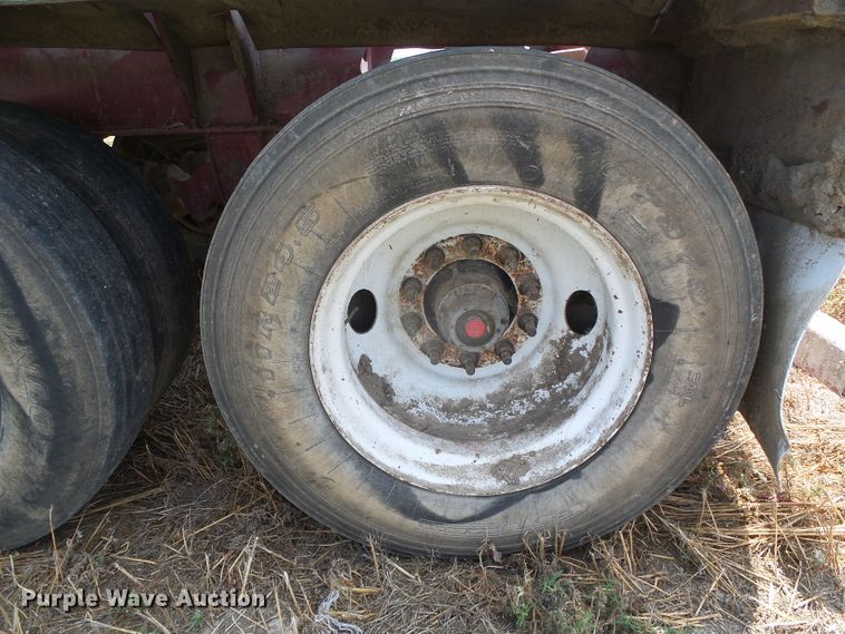 image for item DC5138 2009 Circle R side dump trailer