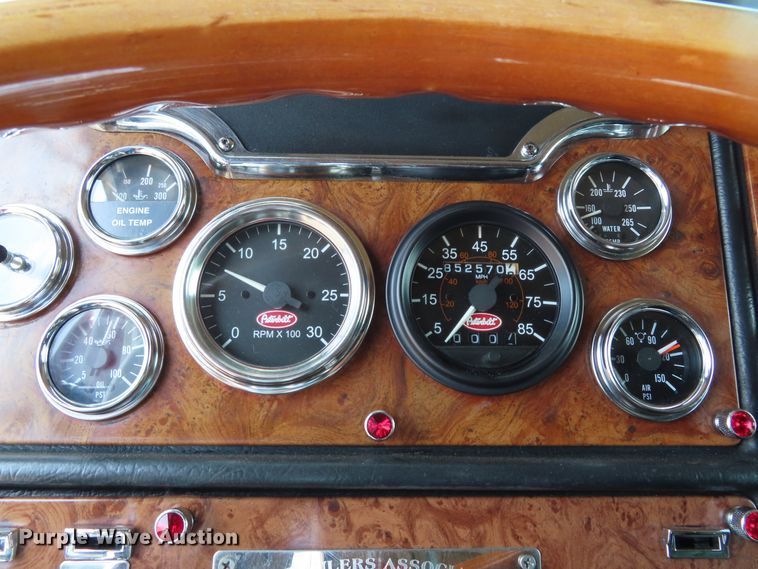 image for item DD6230 2001 Peterbilt 379 semi truck