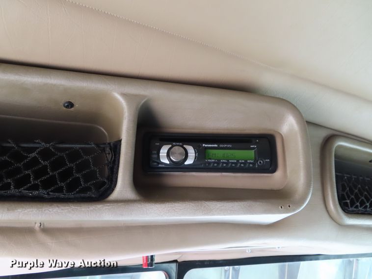 image for item DD6230 2001 Peterbilt 379 semi truck