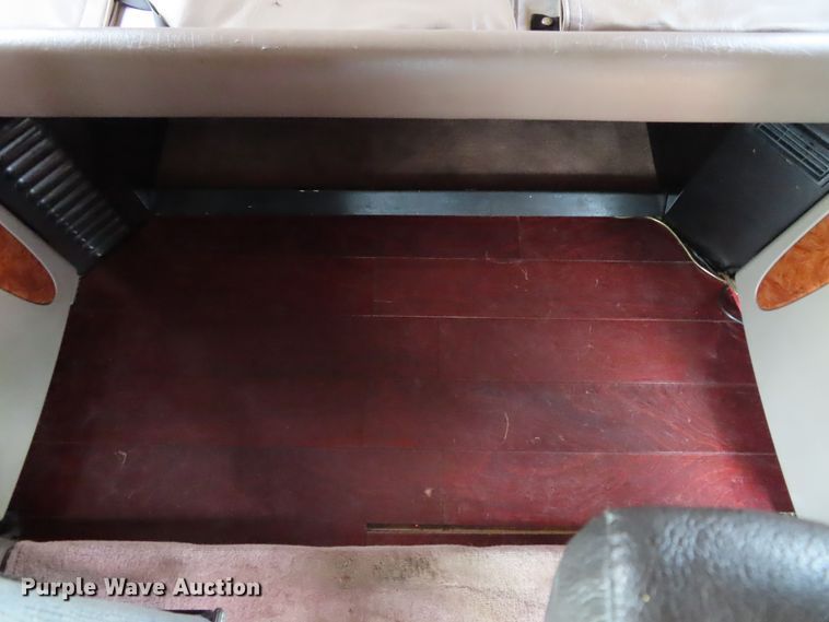 image for item DD6230 2001 Peterbilt 379 semi truck