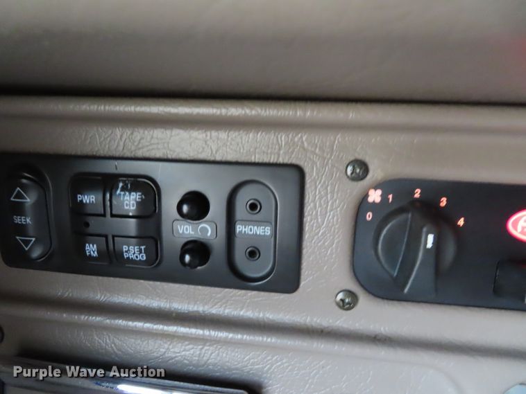 image for item DD6230 2001 Peterbilt 379 semi truck