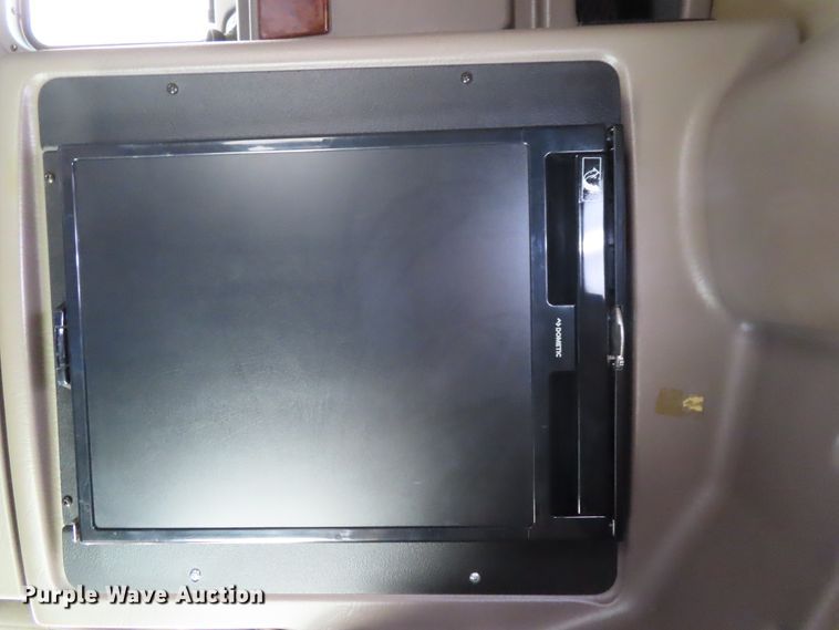 image for item DD6230 2001 Peterbilt 379 semi truck