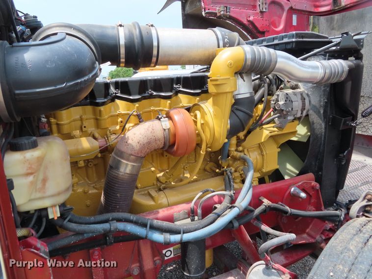 image for item DD6230 2001 Peterbilt 379 semi truck