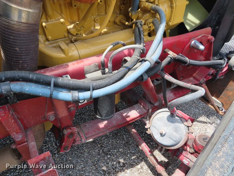 image for item DD6230 2001 Peterbilt 379 semi truck