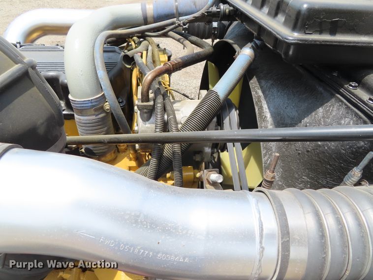 image for item DD6230 2001 Peterbilt 379 semi truck