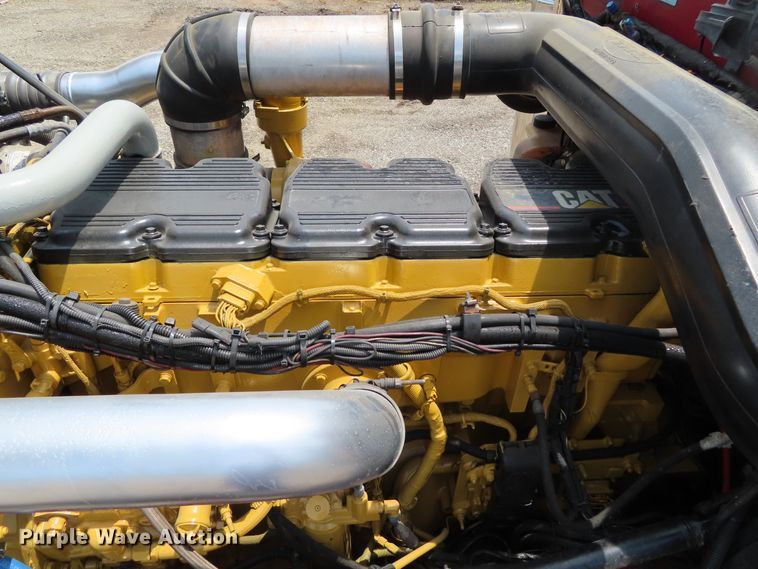 image for item DD6230 2001 Peterbilt 379 semi truck