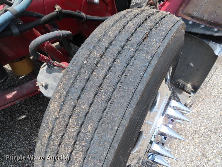 image for item DD6230 2001 Peterbilt 379 semi truck