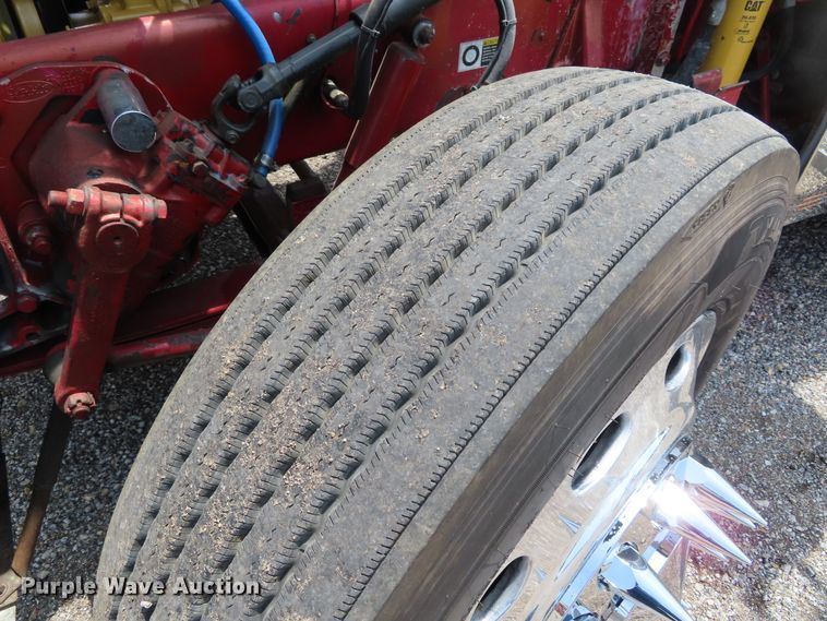 image for item DD6230 2001 Peterbilt 379 semi truck