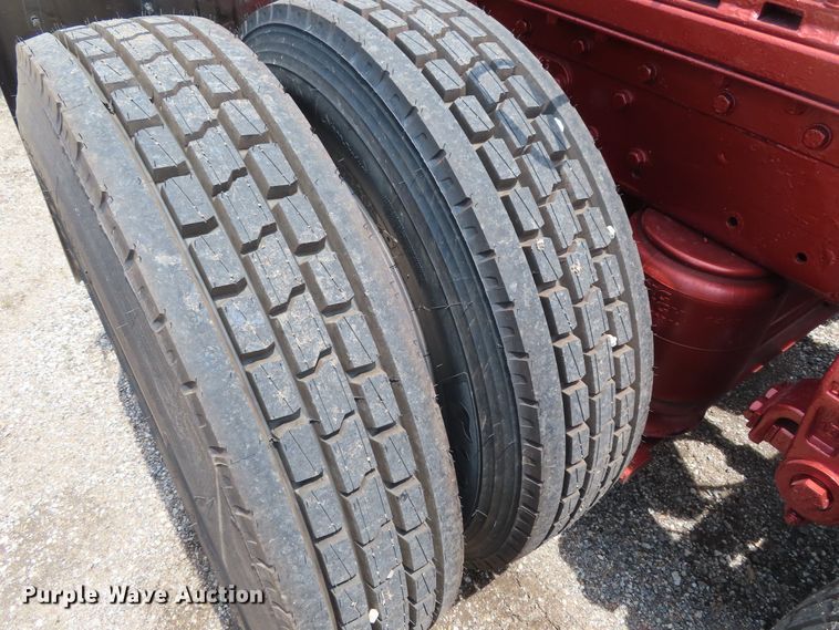 image for item DD6230 2001 Peterbilt 379 semi truck