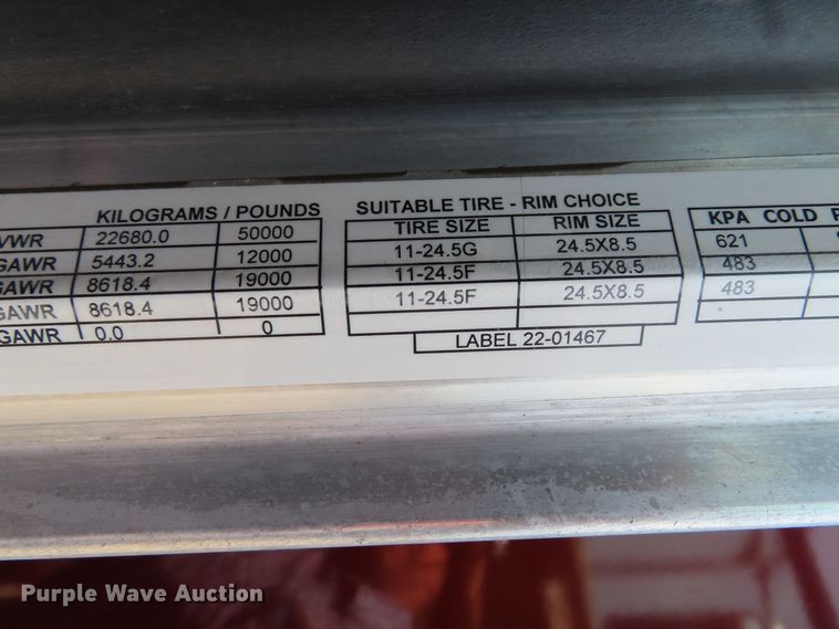 image for item DD6230 2001 Peterbilt 379 semi truck