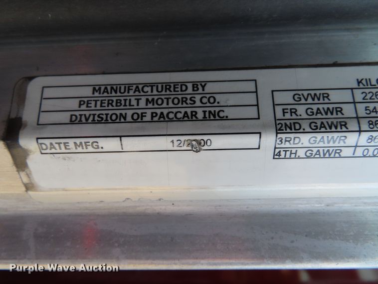 image for item DD6230 2001 Peterbilt 379 semi truck