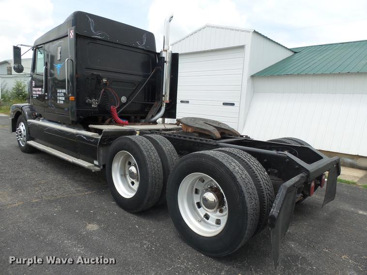 image for item DE7819 1995 White GMC WIA semi truck