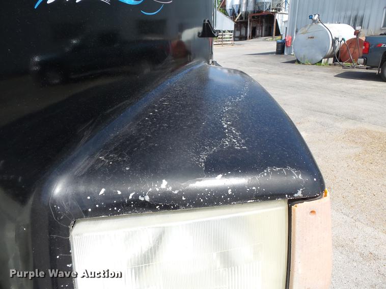 image for item DE7819 1995 White GMC WIA semi truck