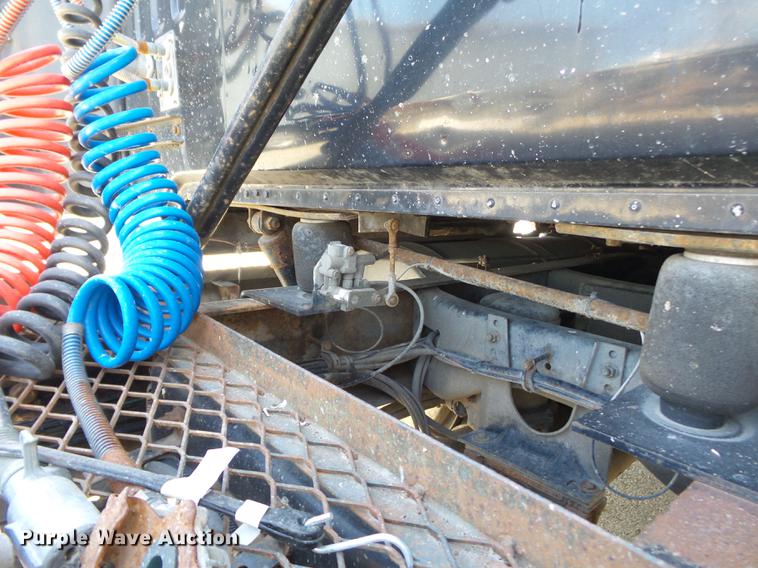 image for item DE7819 1995 White GMC WIA semi truck