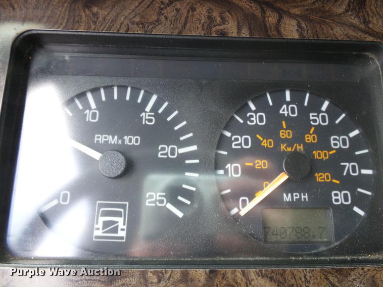 image for item DE7819 1995 White GMC WIA semi truck