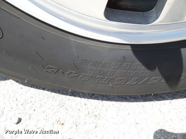 image for item DE7819 1995 White GMC WIA semi truck