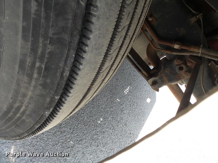 image for item DE7819 1995 White GMC WIA semi truck