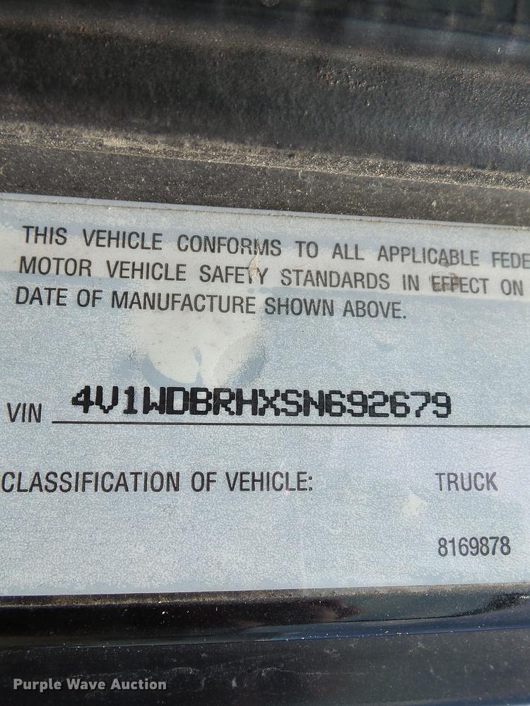 image for item DE7819 1995 White GMC WIA semi truck