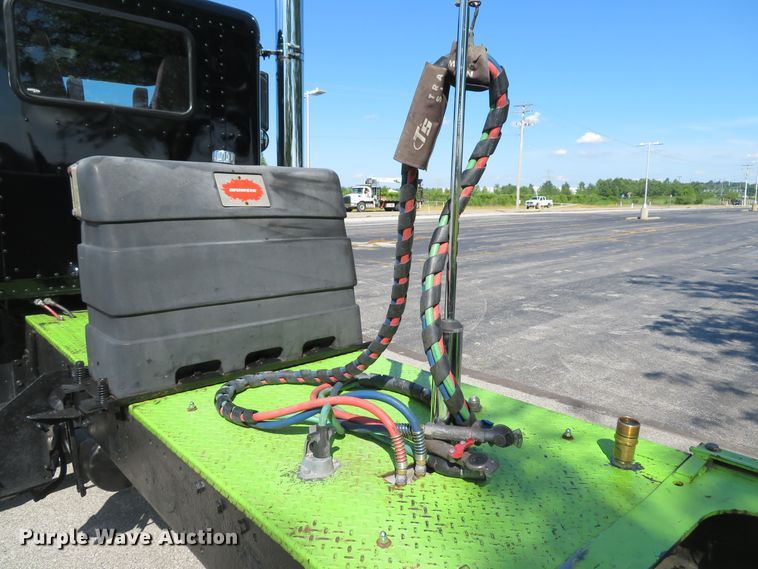 image for item DE8161 1984 Peterbilt 359 semi truck