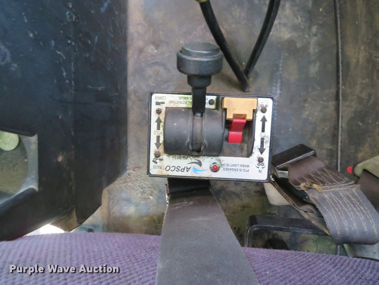 image for item DE8161 1984 Peterbilt 359 semi truck