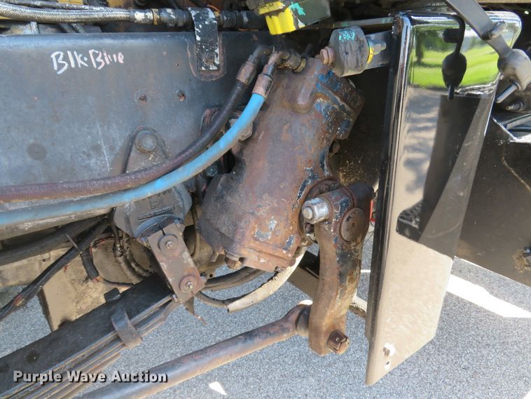 image for item DE8161 1984 Peterbilt 359 semi truck