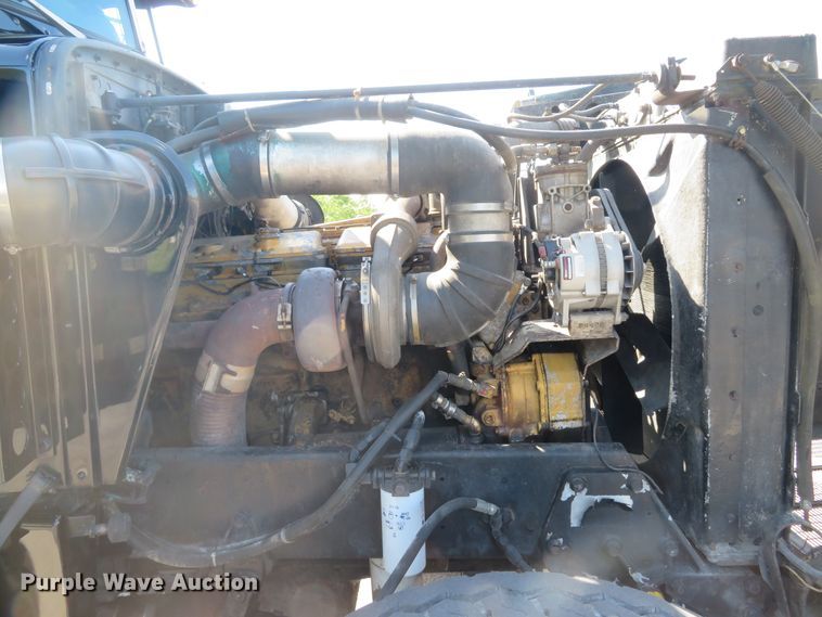 image for item DE8161 1984 Peterbilt 359 semi truck