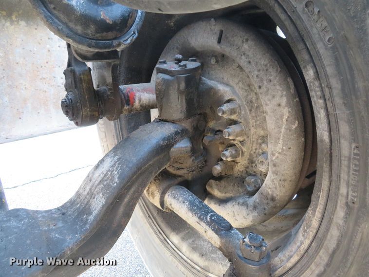 image for item DE8161 1984 Peterbilt 359 semi truck