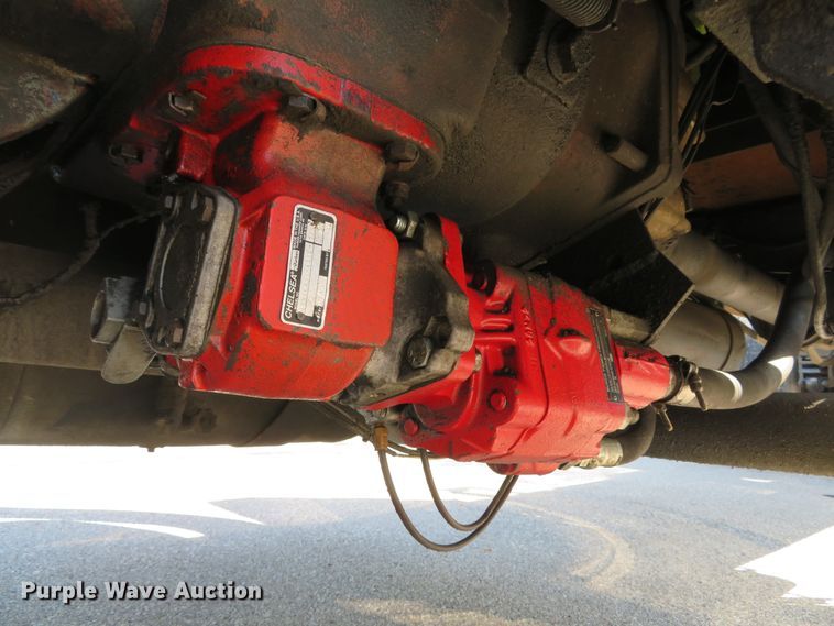 image for item DE8161 1984 Peterbilt 359 semi truck