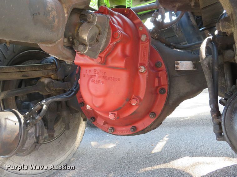 image for item DE8161 1984 Peterbilt 359 semi truck