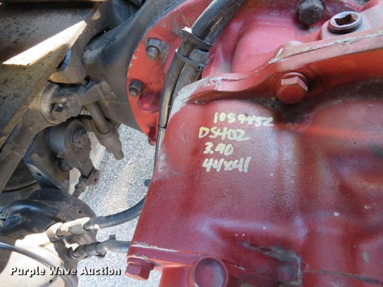 image for item DE8161 1984 Peterbilt 359 semi truck