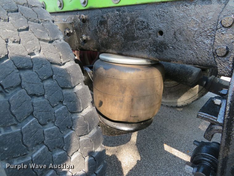 image for item DE8161 1984 Peterbilt 359 semi truck