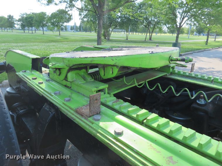 image for item DE8161 1984 Peterbilt 359 semi truck