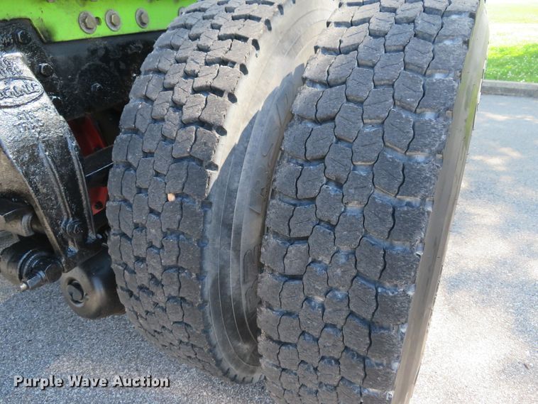 image for item DE8161 1984 Peterbilt 359 semi truck