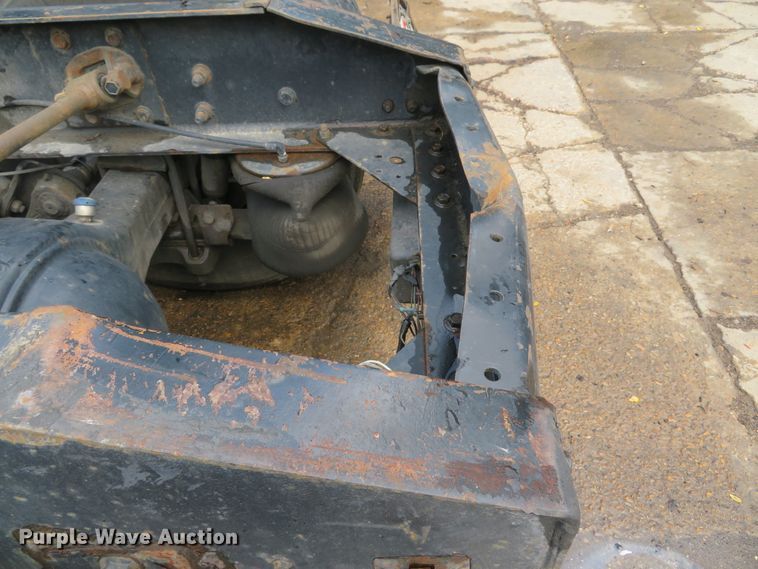 image for item DE8170 2003 International 9200i semi truck