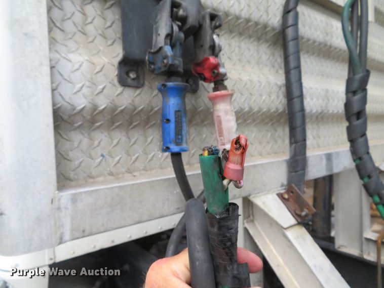 image for item DE8170 2003 International 9200i semi truck