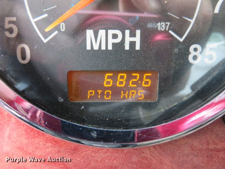 image for item DE8170 2003 International 9200i semi truck