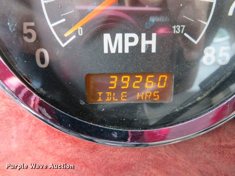 image for item DE8170 2003 International 9200i semi truck