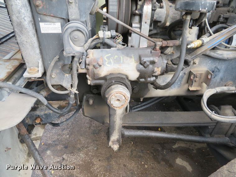 image for item DE8170 2003 International 9200i semi truck