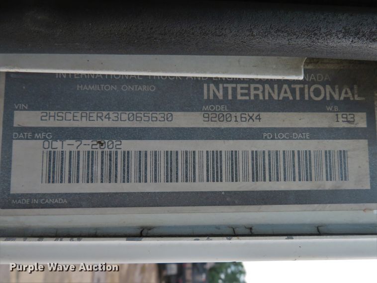 image for item DE8170 2003 International 9200i semi truck