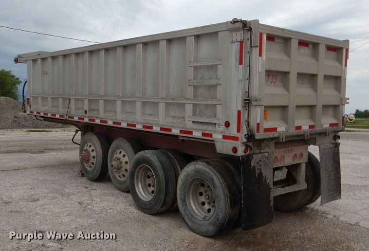 image for item DE8490 2000 Summit AD26 end dump trailer