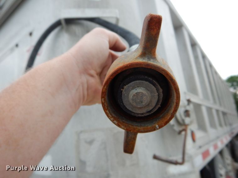 image for item DE8490 2000 Summit AD26 end dump trailer