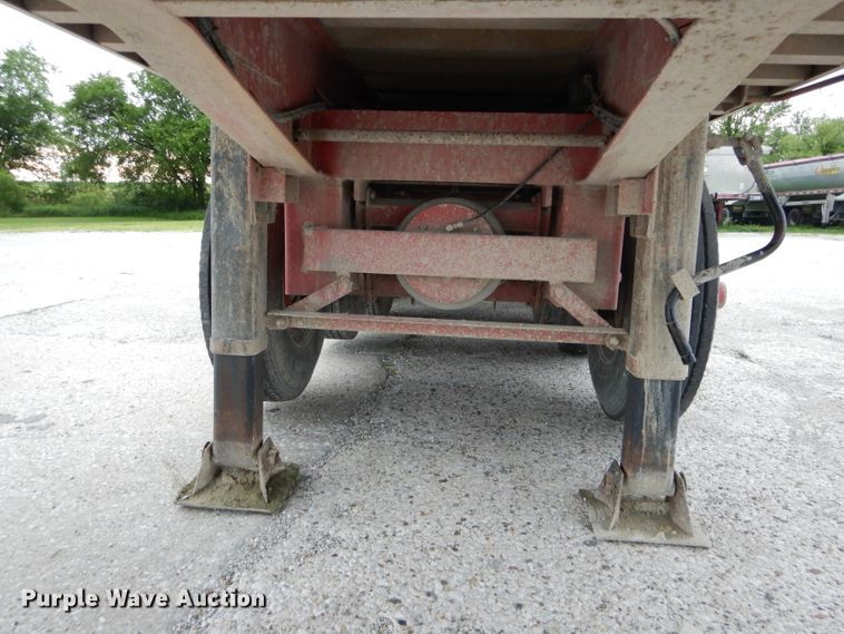 image for item DE8490 2000 Summit AD26 end dump trailer