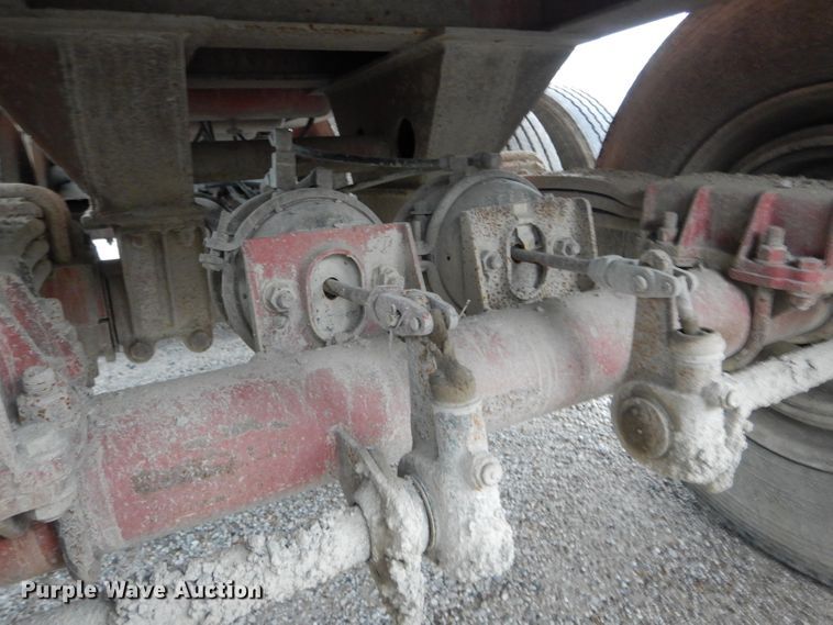 image for item DE8490 2000 Summit AD26 end dump trailer